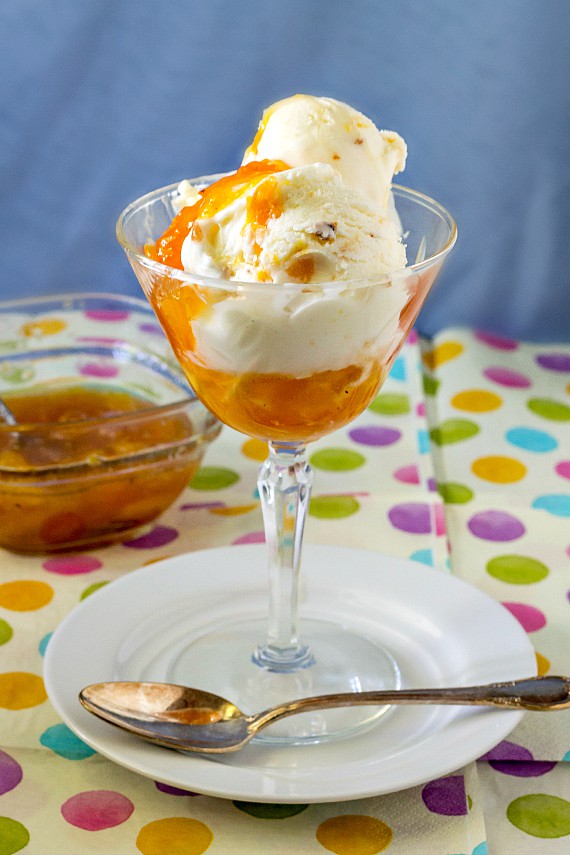 Sour cream peach pie ice cream in a glass.