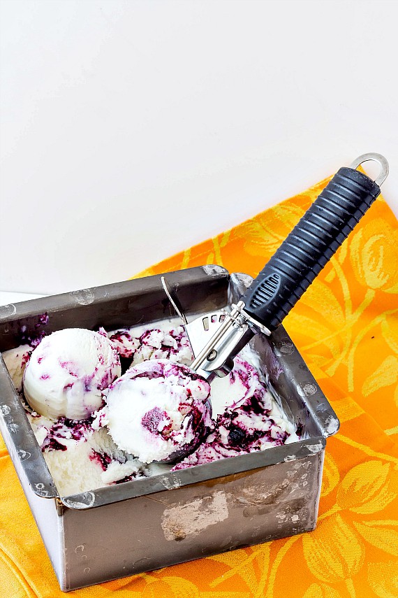 Blueberry Lemongrass Ice Cream | pastrychefonline.com