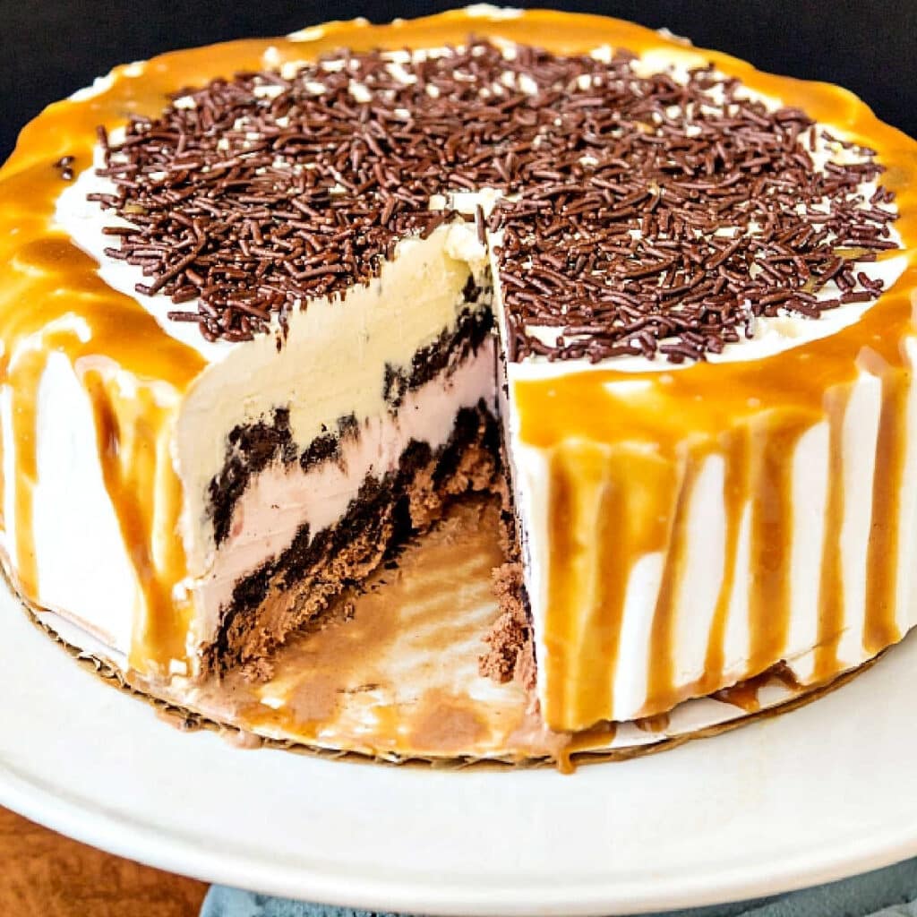 order online heart shape butterscotch cream cake bet cake patna shop