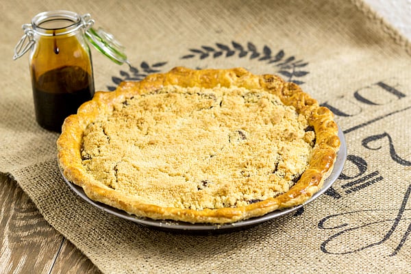 thumbnail image 2 of AmishTastes Bird-in-Hand Wet-Bottom Shoofly Pie Fun Food Box, 60 Oz 2 of 12