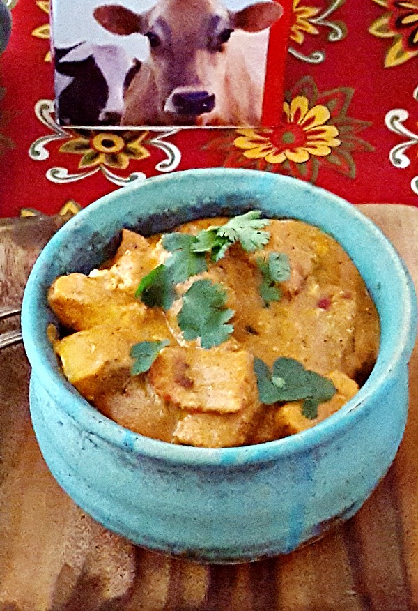 Homemade paneer is very easy to make, and I think the flavor and texture is far superior to store-bought. Once you've made your paneer, use it to make some creamy, soul-satisfying Paneer Tikka Masala Recipe. If you are a fan of Indian food and Indian recipes, you won't want to miss out on this! #makeitwithmilk #FWCon | pastrychefonline.com