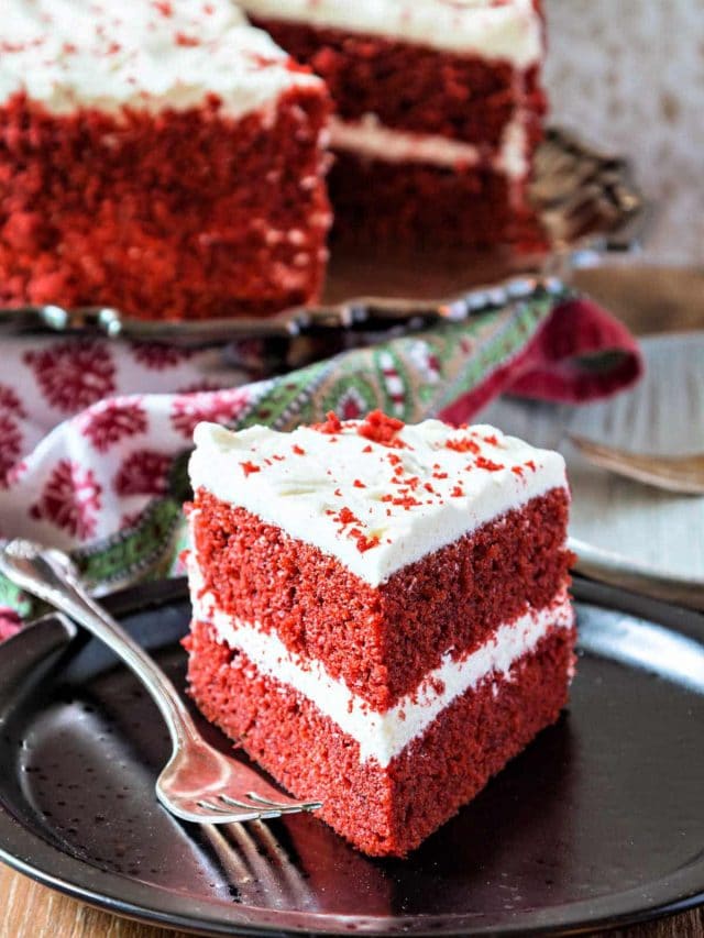 cropped-slice-of-red-velvet-cake.jpg