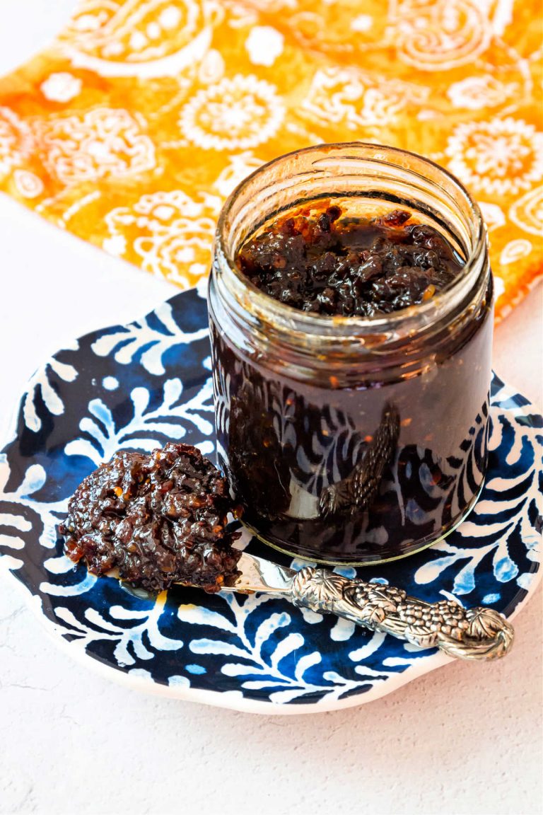 Spicy Bacon Jam with Chipotle Peppers