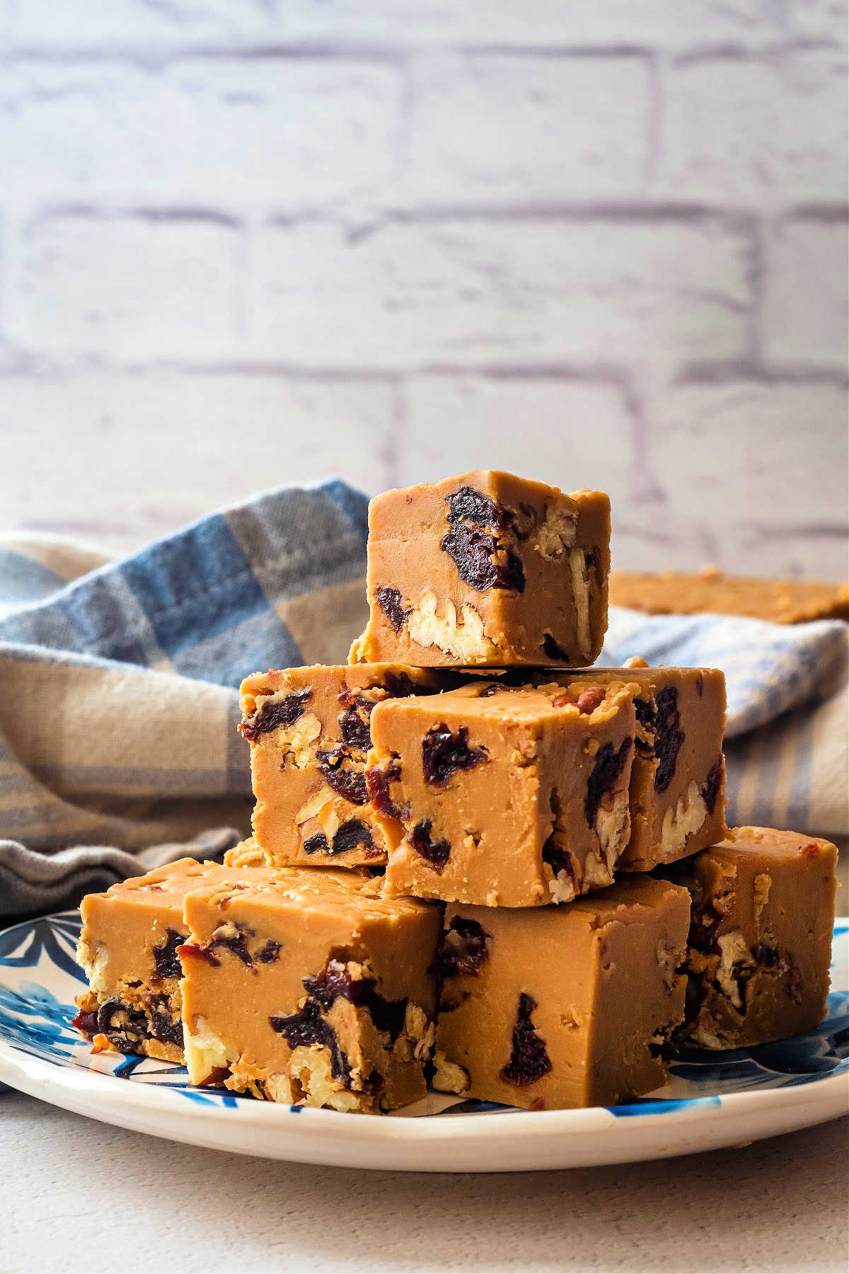 PENUCHE WALNUT FUDGE TRAY